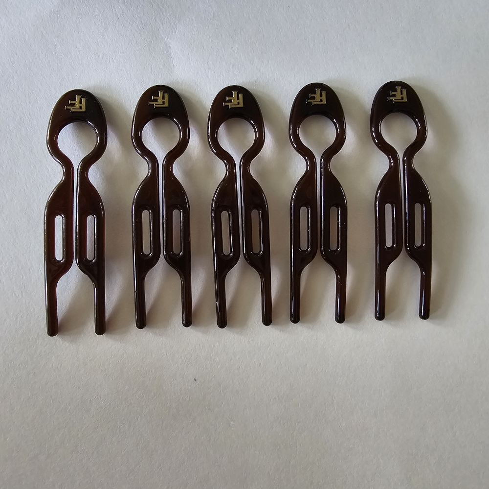 Fiona franchimon brown hair pins.